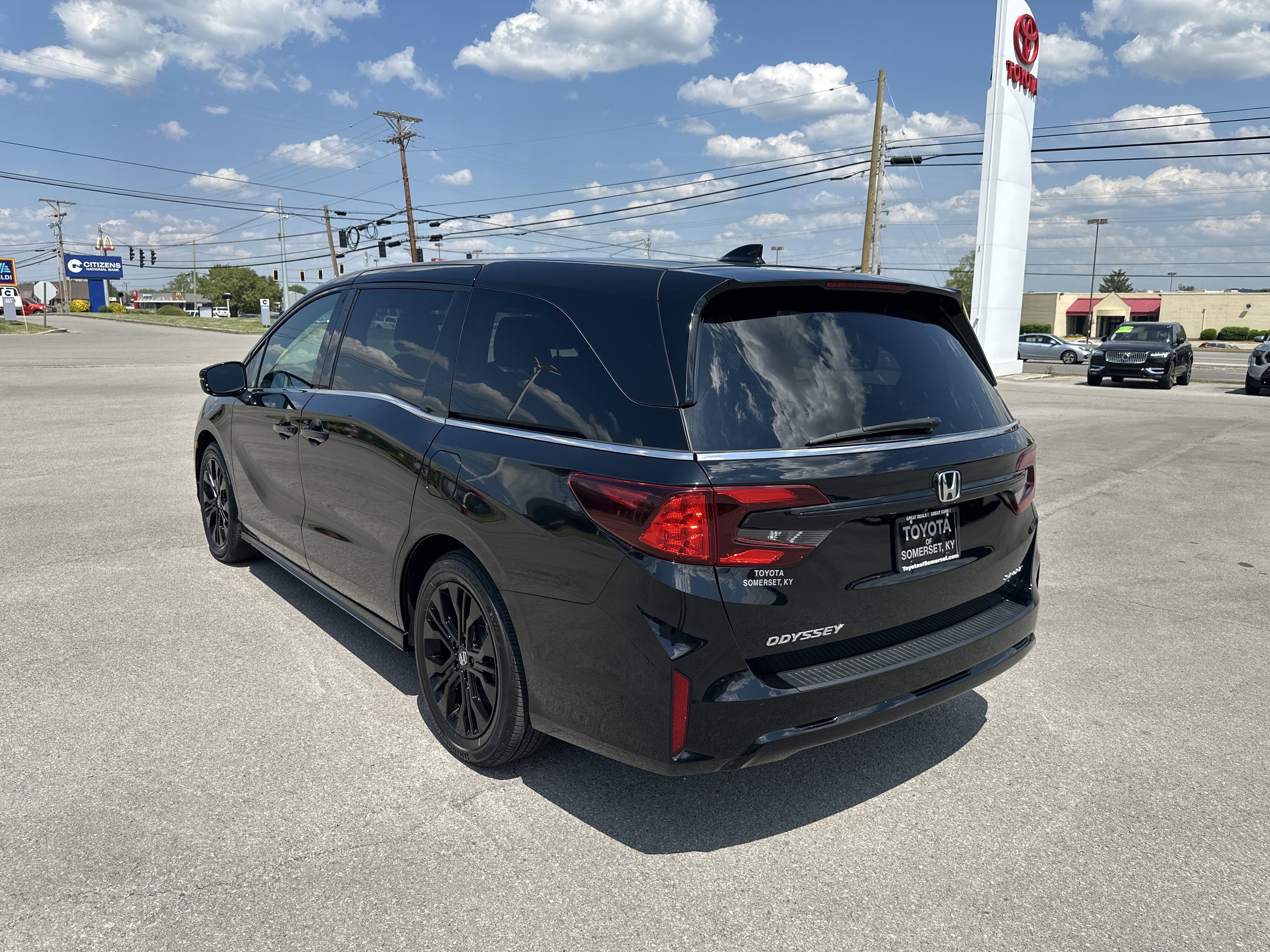 Used 2025 Honda Odyssey Sport-L image 7
