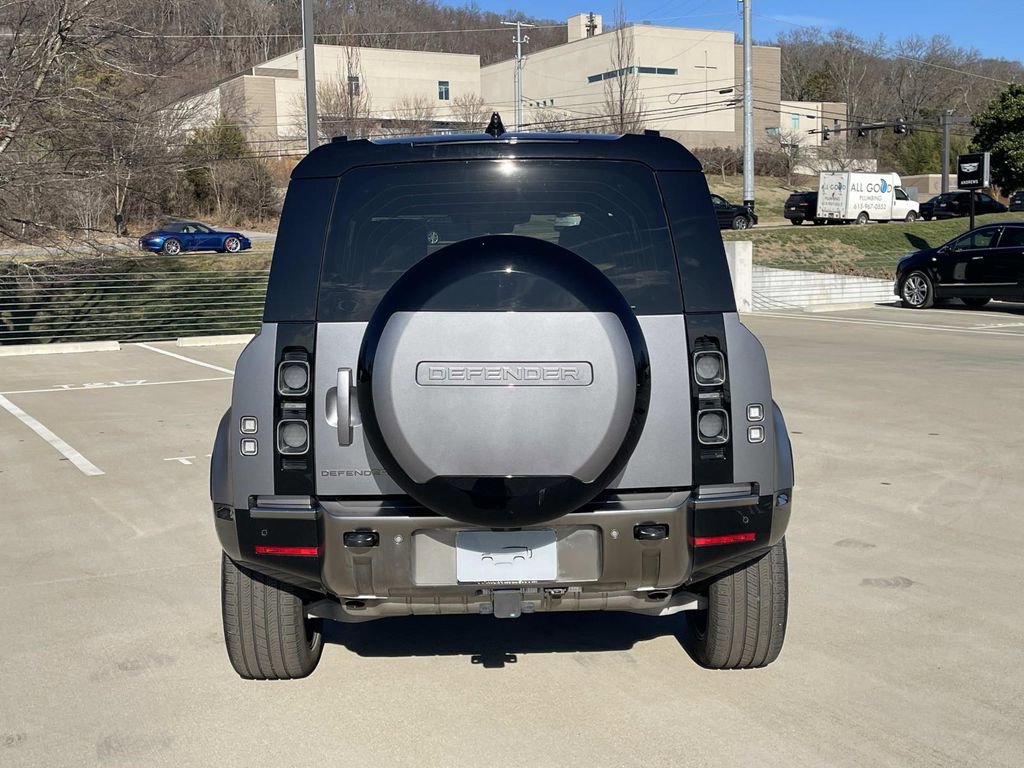 Used 2024 Land Rover Defender 110 X image 4