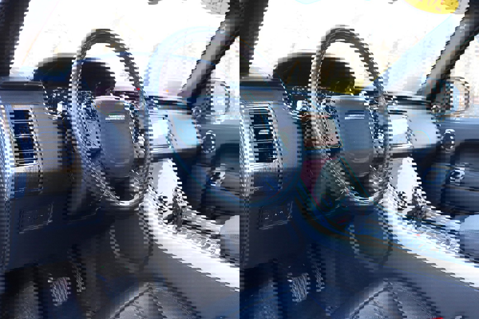 Used 2018 Land Rover Range Rover Sport SE image 10