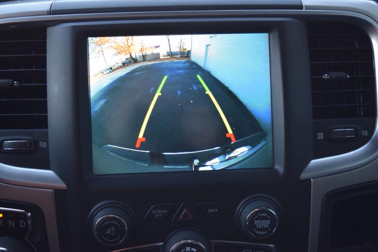 Used 2019 RAM 1500 Classic SLT w/ Luxury Group image 27