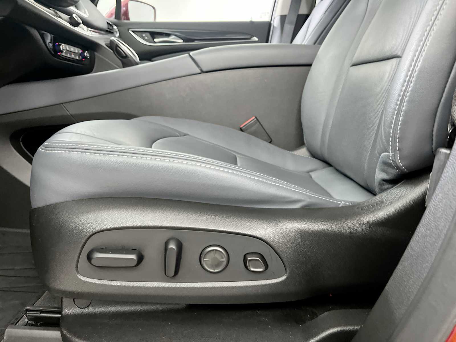 Used 2020 Buick Enclave Premium w/ Sun and Sites Package image 20