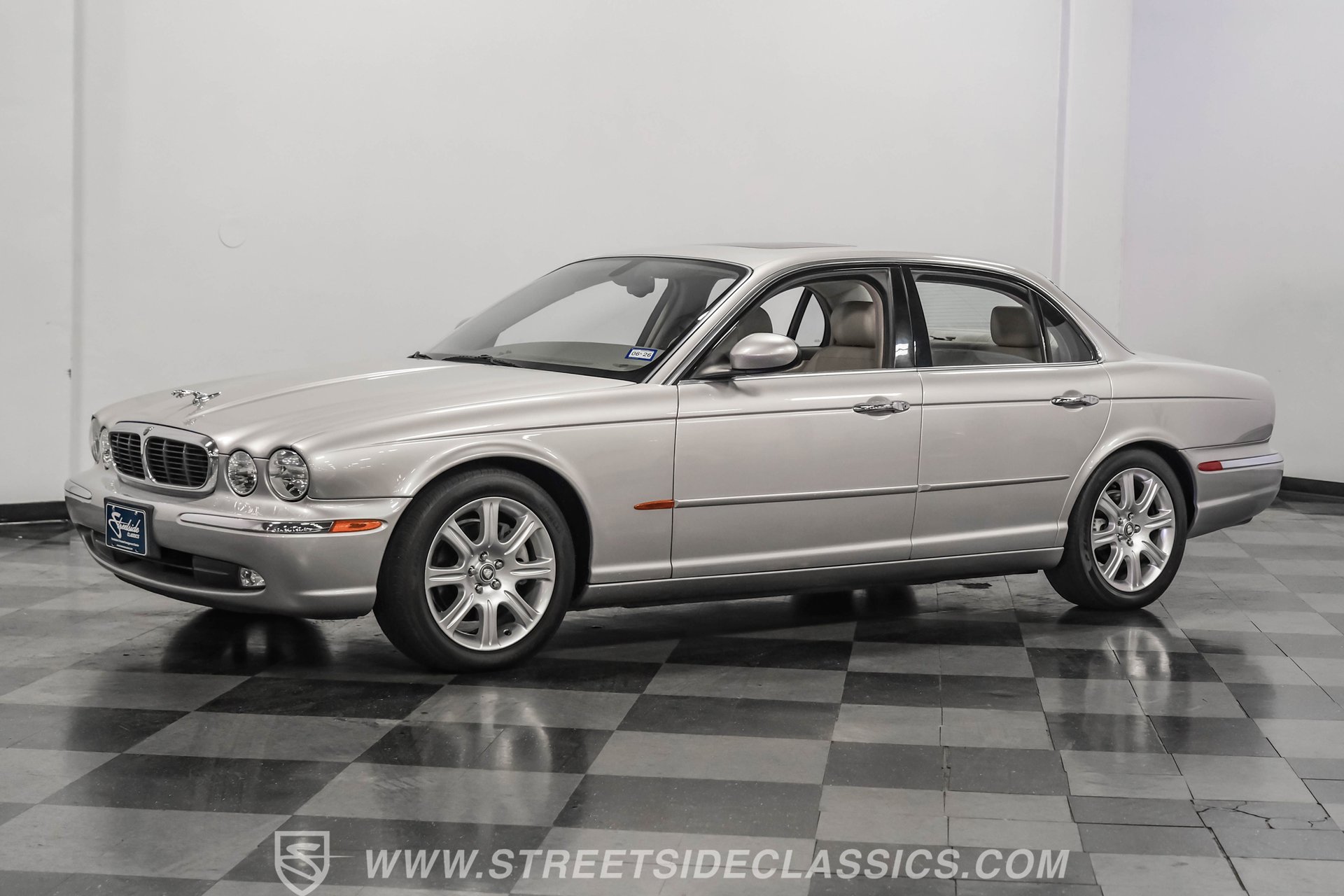 Used 2004 Jaguar XJ8 image 5