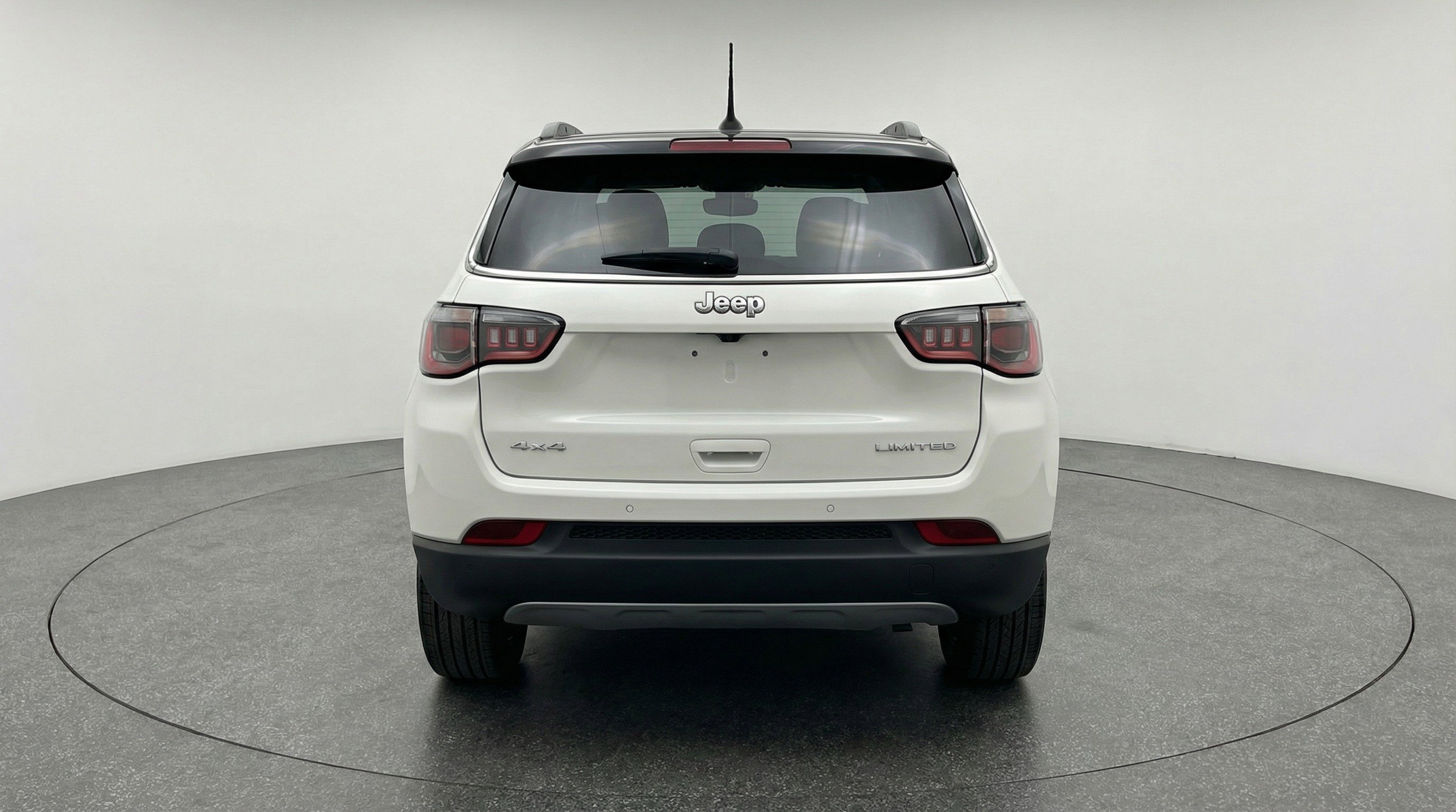 Used 2025 Jeep Compass Limited image 7