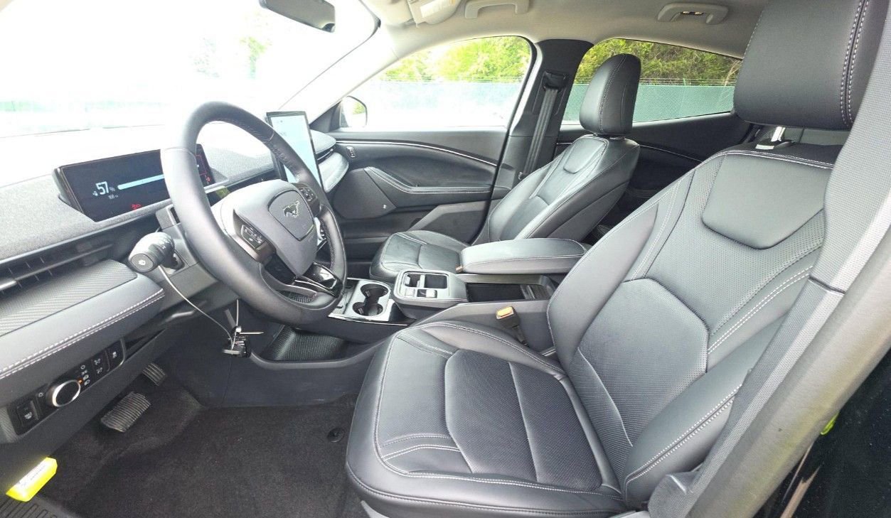 Used 2025 Ford Mustang Mach-E Premium image 6