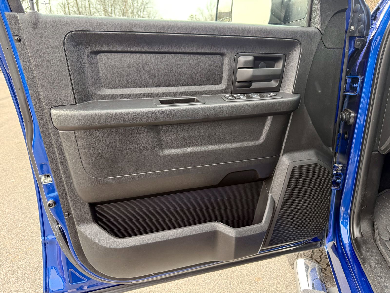 Used 2015 RAM 2500 Tradesman w/ Chrome Appearance Group image 15