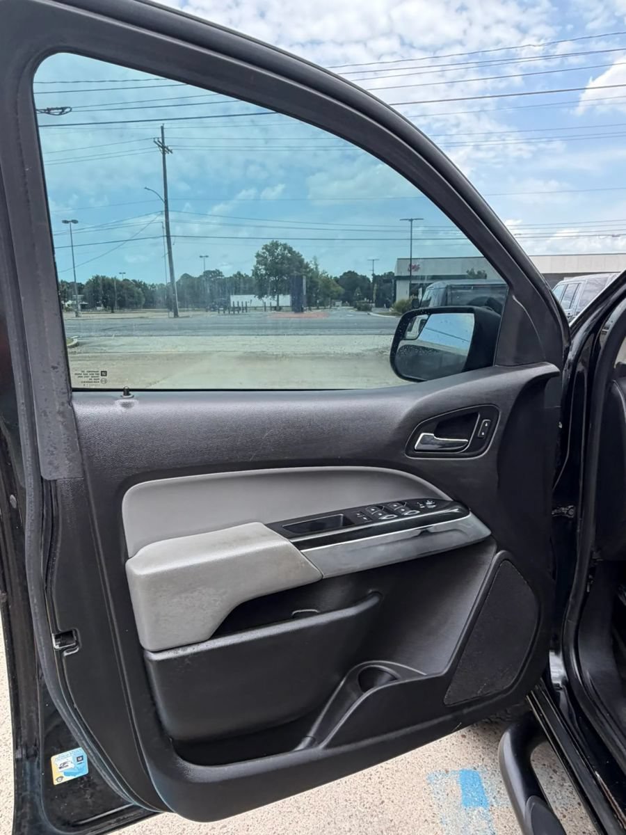 Used 2018 Chevrolet Colorado LT AWD/4WD image 11
