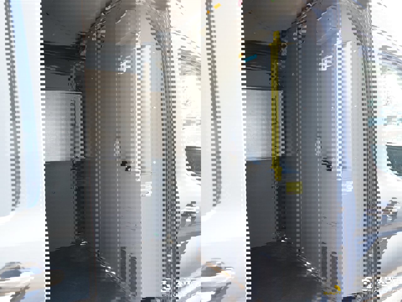 Used 2022 Ford Transit 250 148 High Roof Extended AWD w/ Parcel Delivery Package image 7