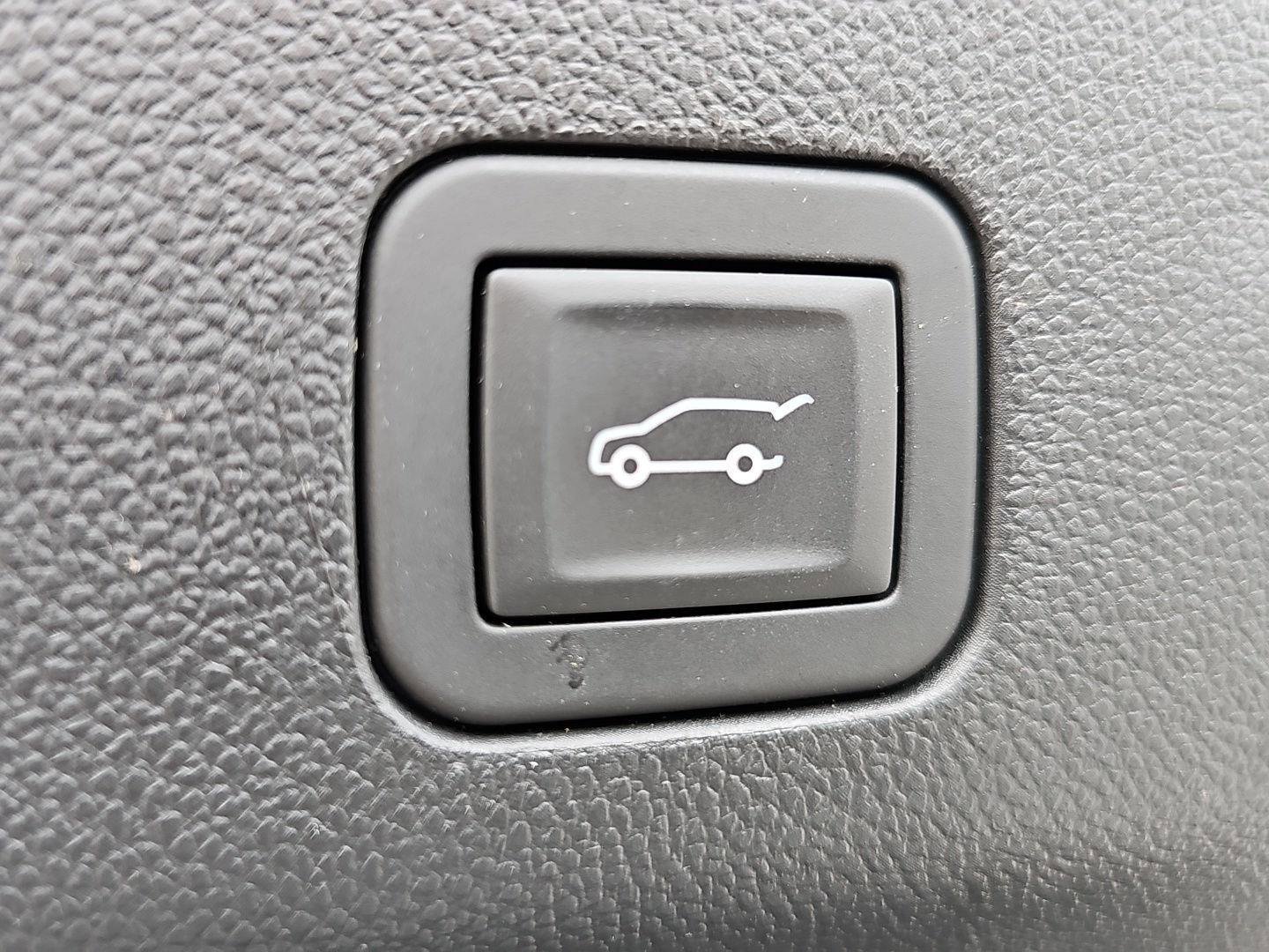 Used 2025 GMC Yukon Denali image 35