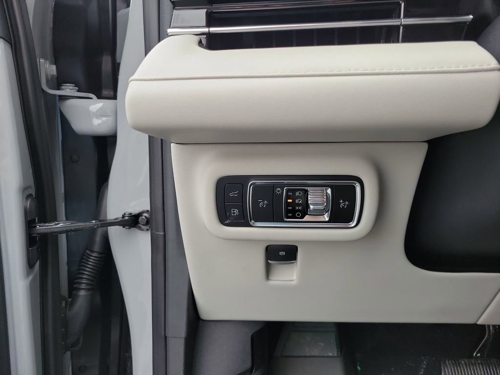 New 2026 Lincoln Nautilus Premier w/ Equipment Group 102A image 23