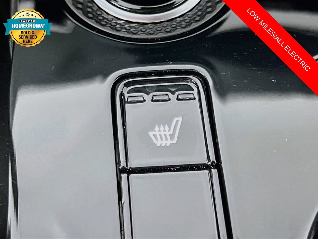 Certified 2025 Kia Niro Wind FWD image 21