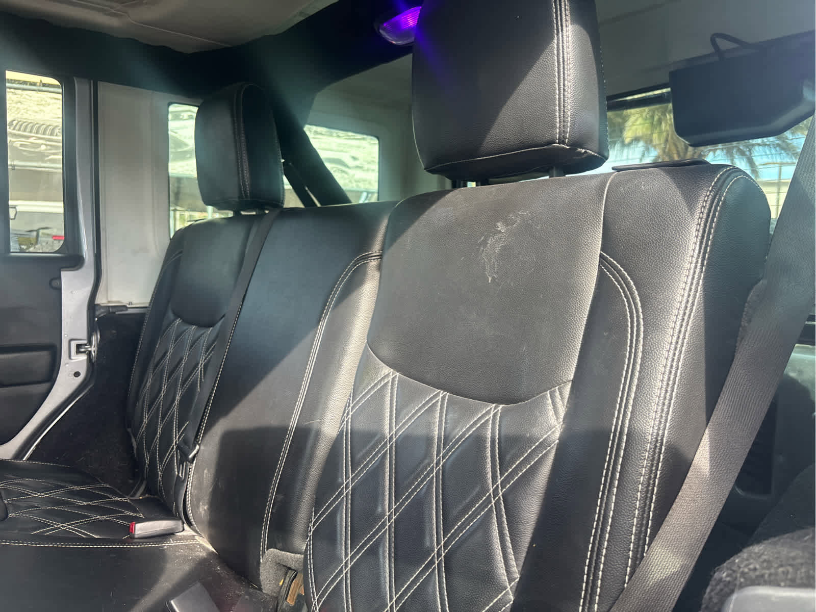 Used 2016 Jeep Wrangler Unlimited Sahara image 10