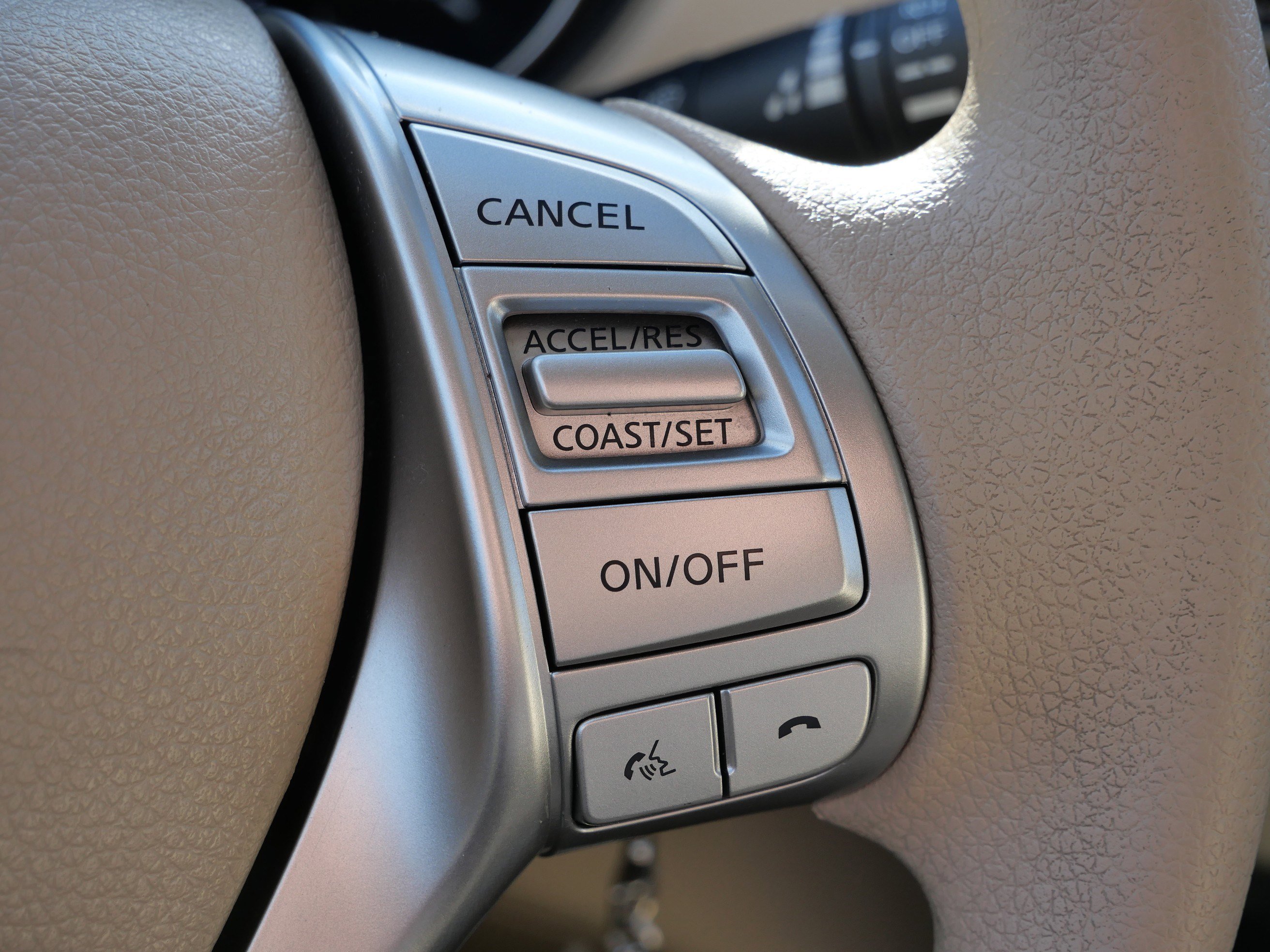 Used 2015 Nissan Rogue S image 30