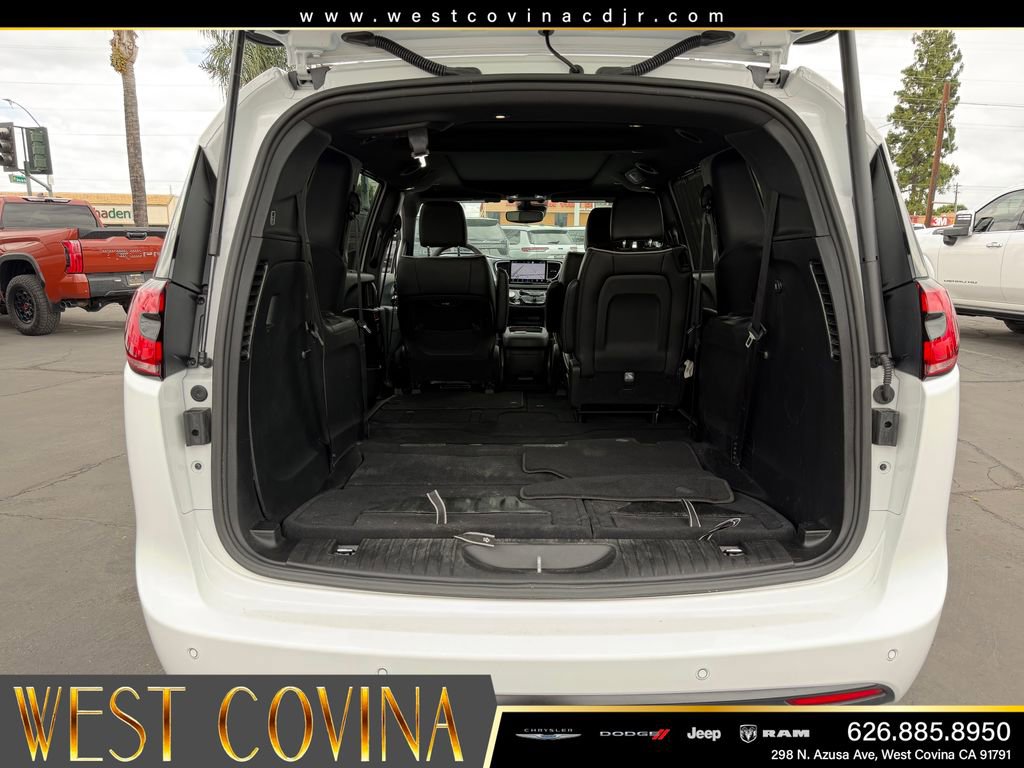 Used 2026 Chrysler Pacifica Limited w/ S Appearance Package FWD image 24