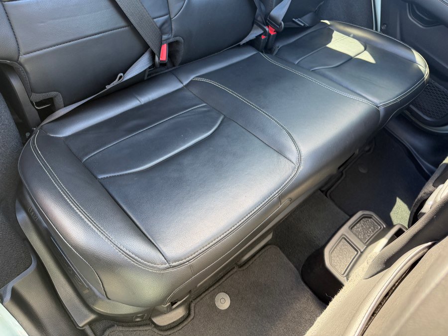 Used 2023 Jeep Wrangler Sahara AWD/4WD image 40