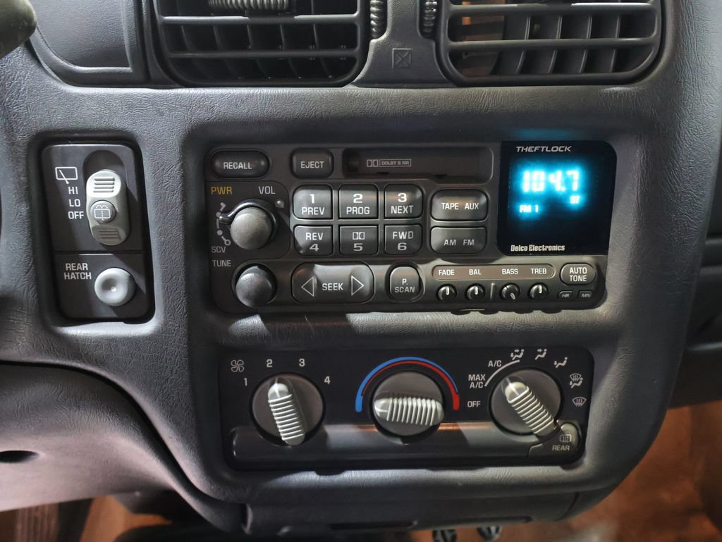 Used 1998 Chevrolet Blazer LS w/ Preferred Equipment Group RWD image 24