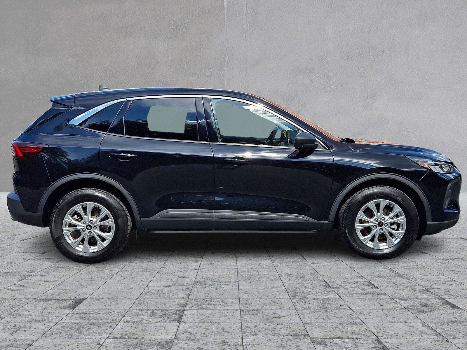 Used 2023 Ford Escape Active AWD/4WD image 7