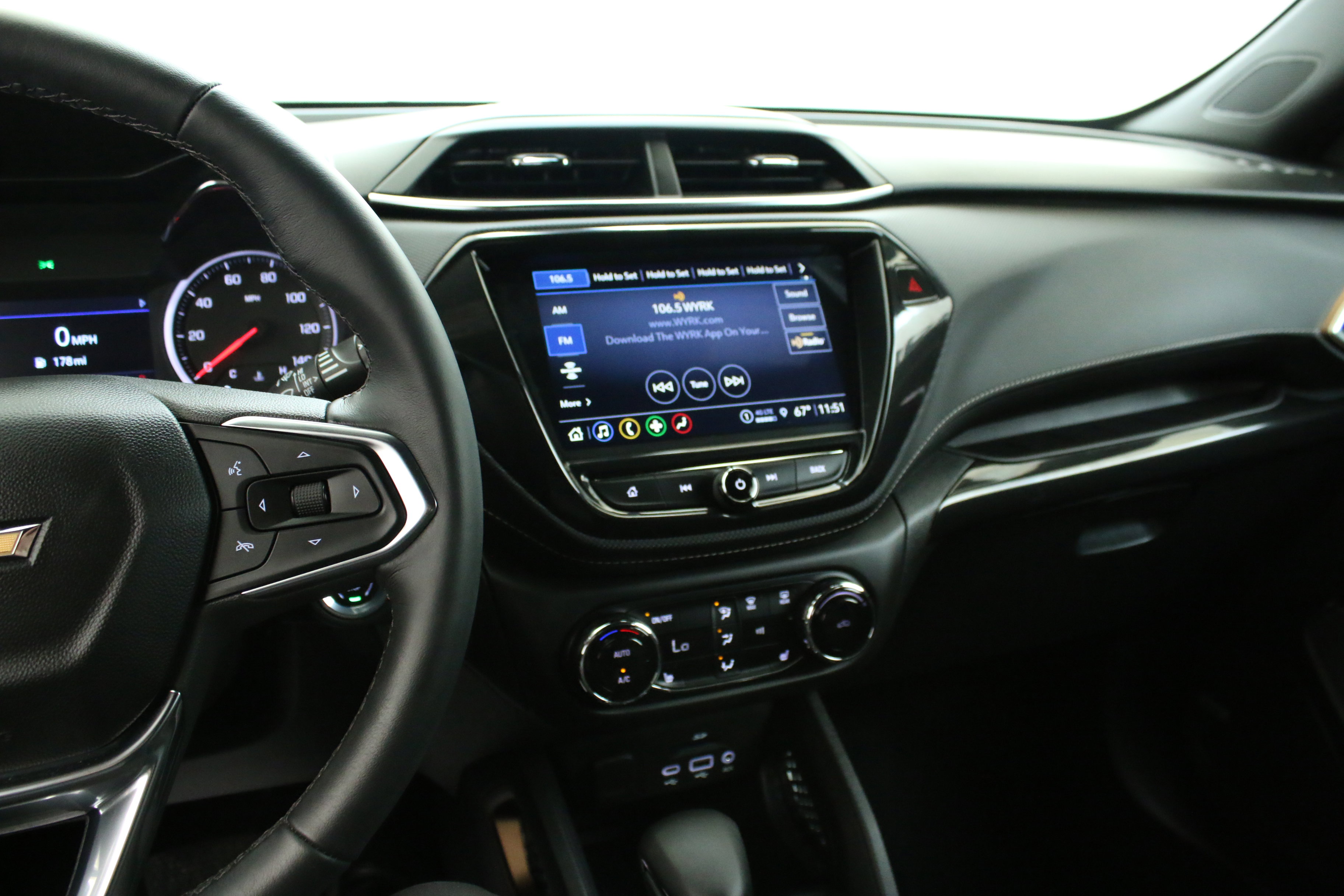 Certified 2023 Chevrolet TrailBlazer ACTIV w/ Sun and Liftgate Package FWD image 16