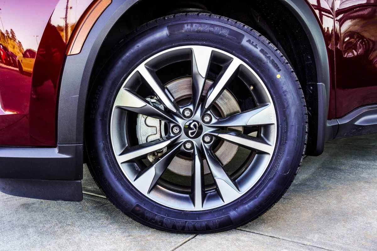 Used 2023 INFINITI QX60 Luxe w/ Performance Audio Package image 3