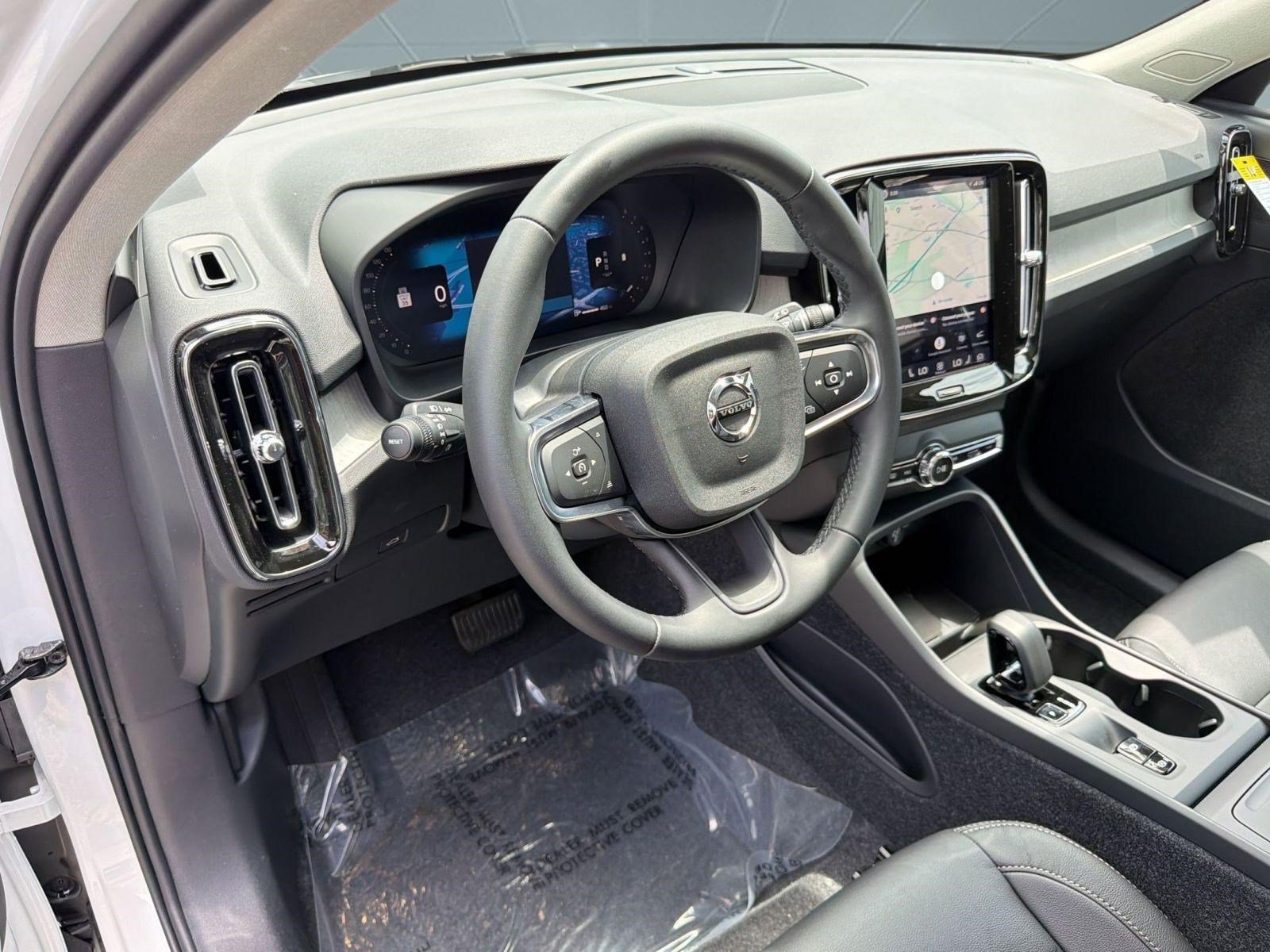 New 2026 Volvo XC40 B4 Core w/ Protection Package FWD image 4
