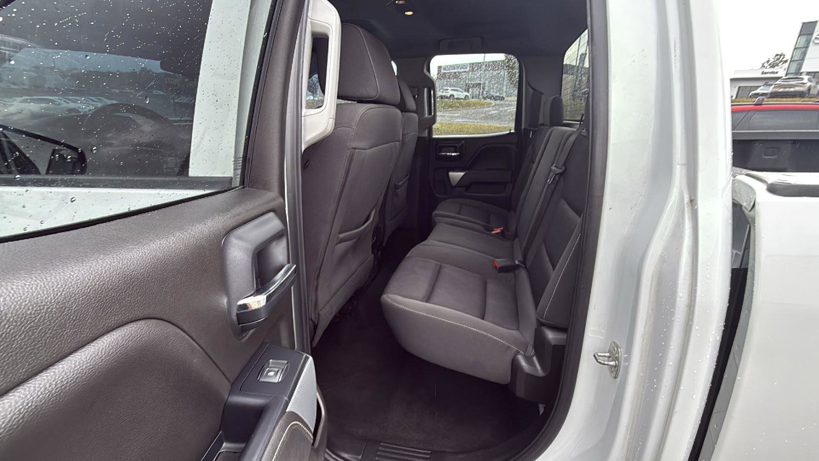 Used 2018 Chevrolet Silverado 1500 LT w/ Redline Edition image 22