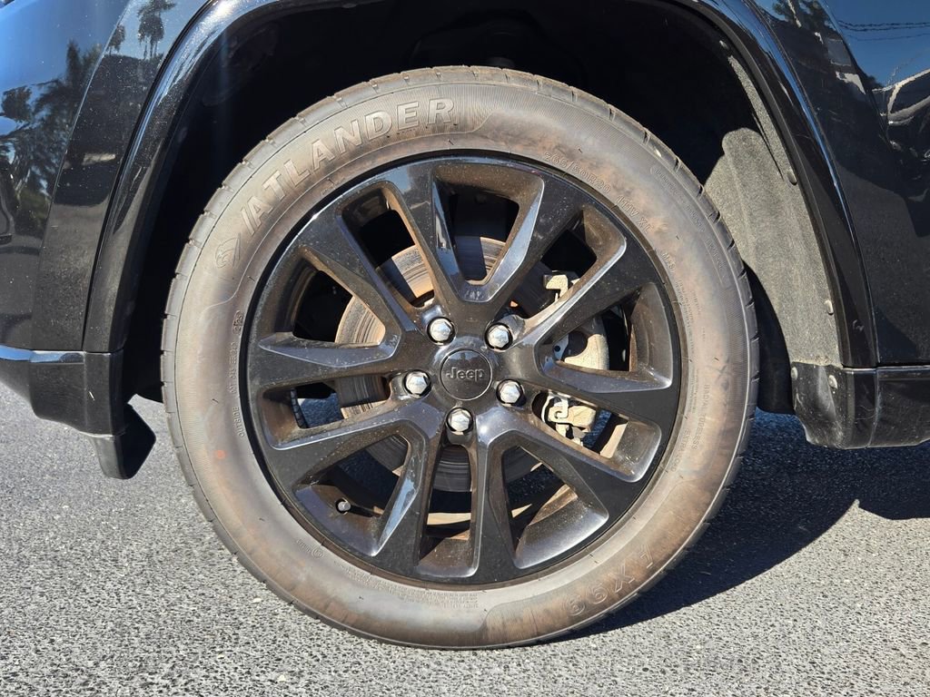 Used 2021 Jeep Grand Cherokee Laredo X image 9