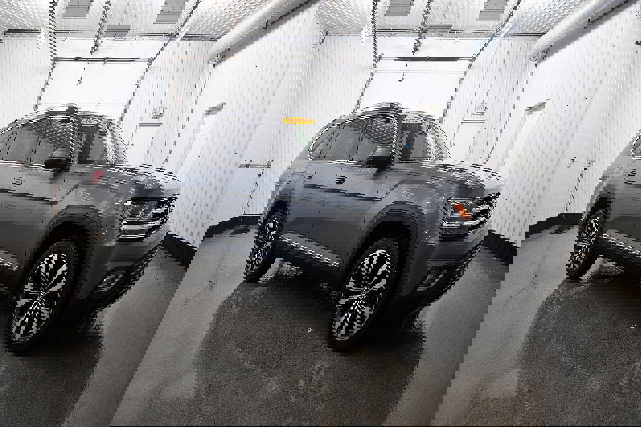 Used 2019 Volkswagen Atlas SEL Premium image 3