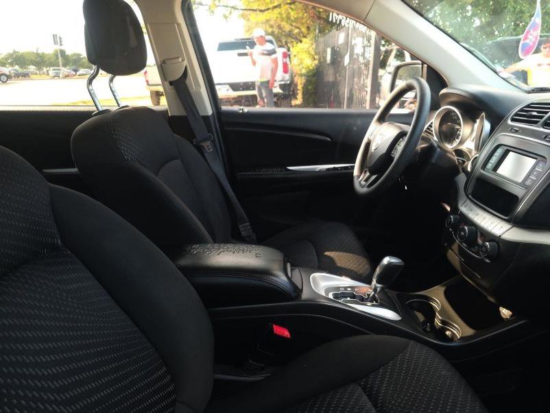 Used 2019 Dodge Journey SE image 25