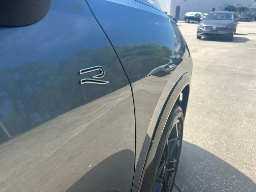 Certified 2025 Volkswagen Tiguan SE R-Line AWD/4WD image 36