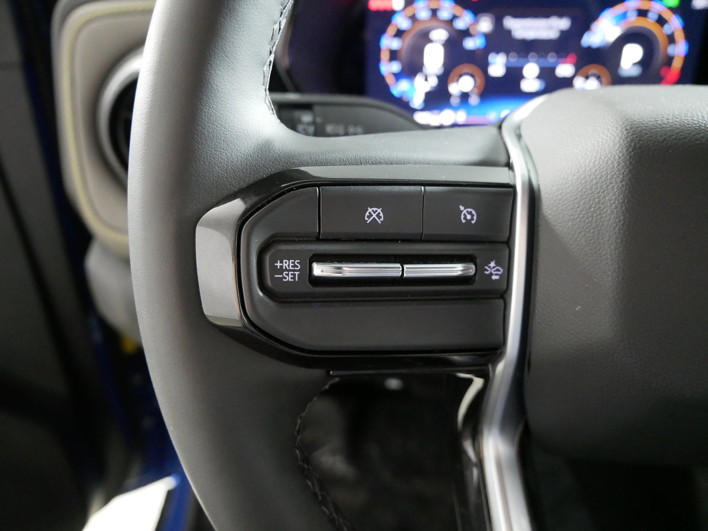 Used 2025 Chevrolet Colorado ZR2 w/ Technology Package image 27