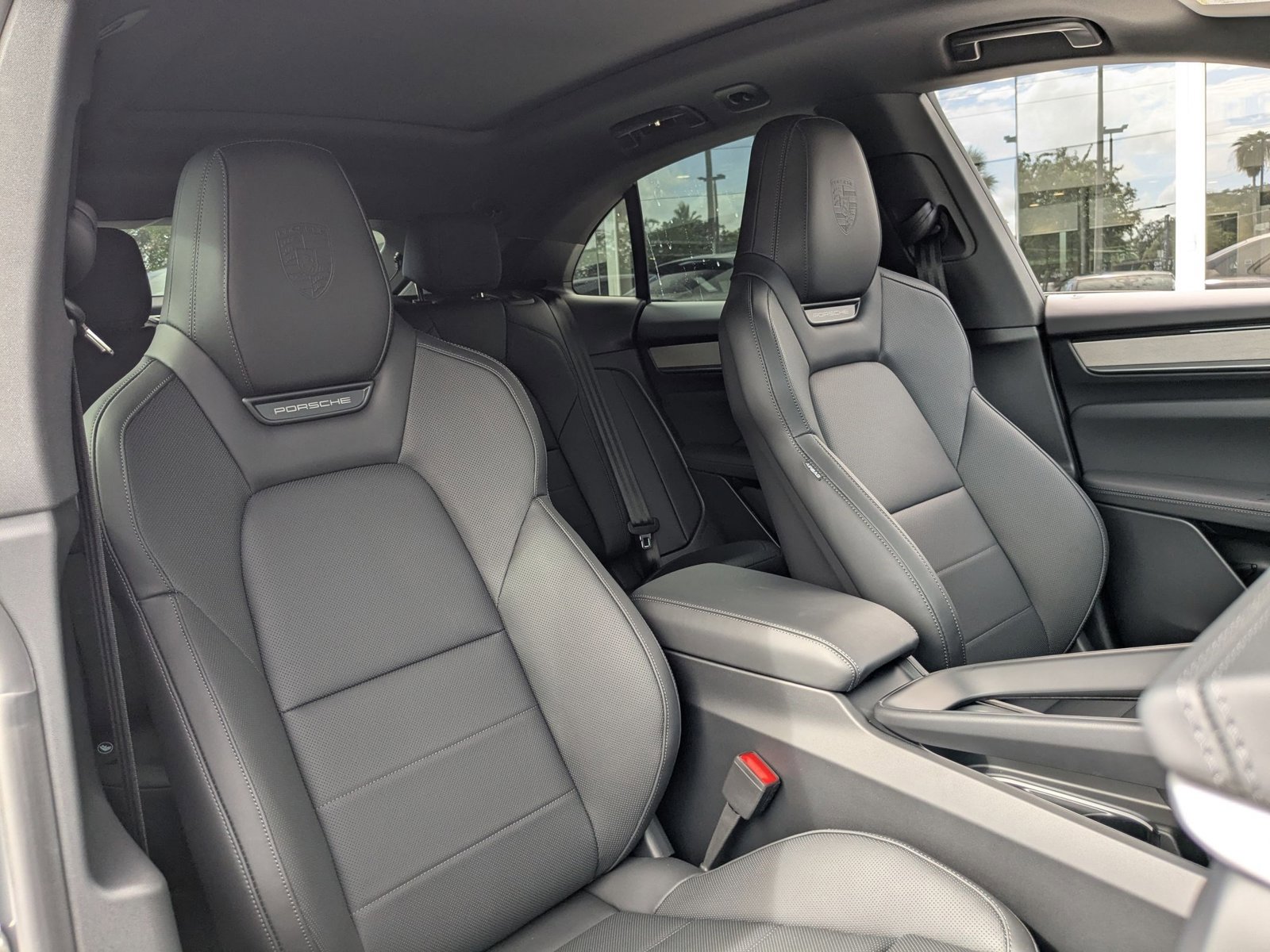 New 2025 Porsche Macan 4S Electric image 26