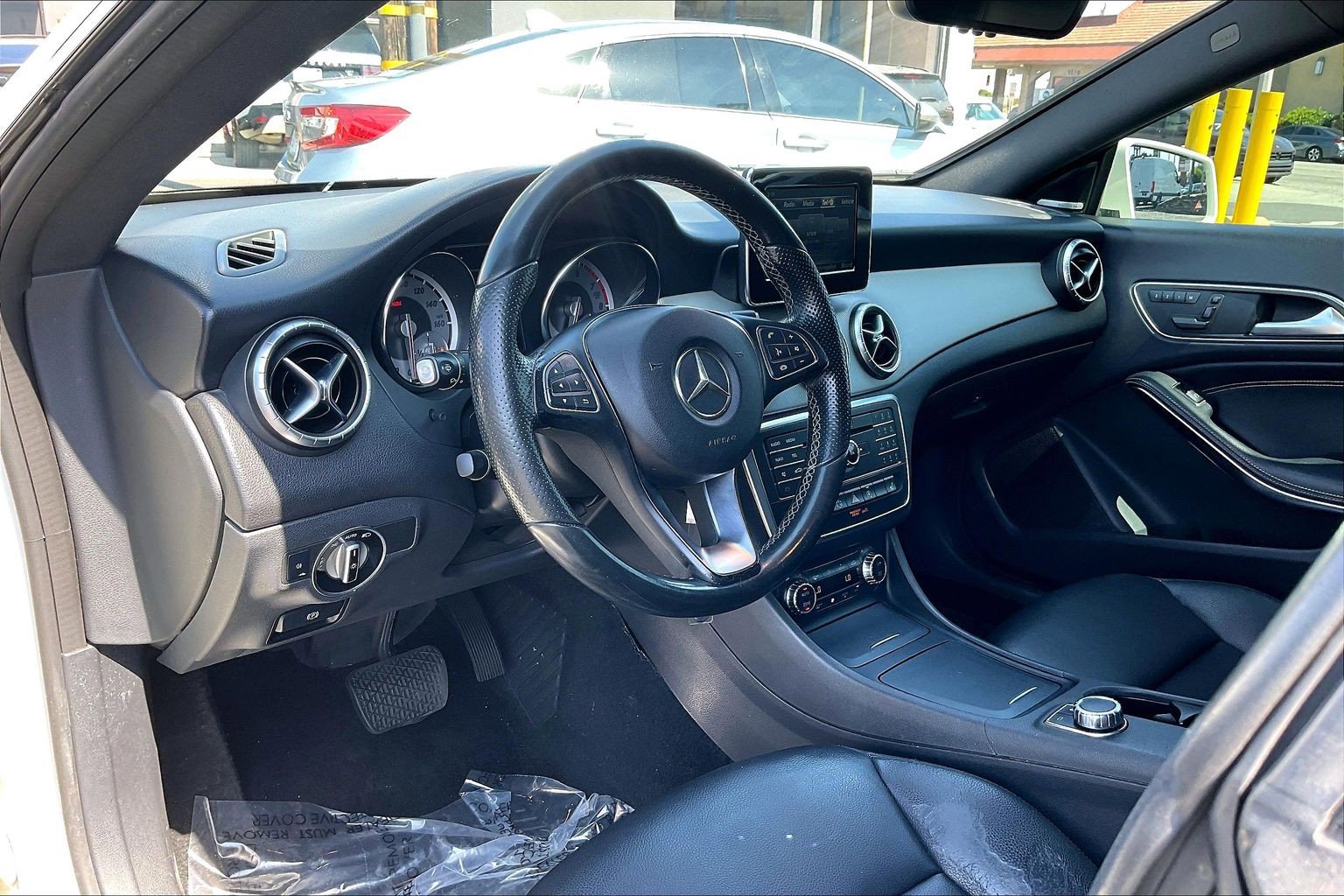 Used 2015 Mercedes-Benz CLA 250 image 17