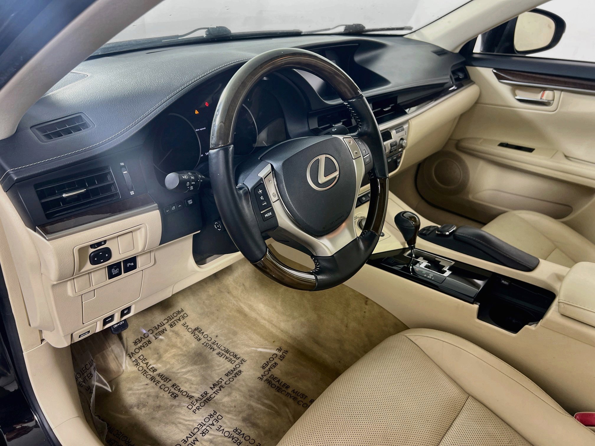 Used 2015 Lexus ES 350 w/ Luxury Package FWD image 9