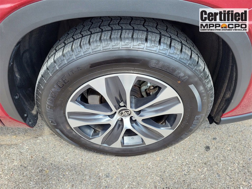 Used 2023 Toyota Highlander L image 19