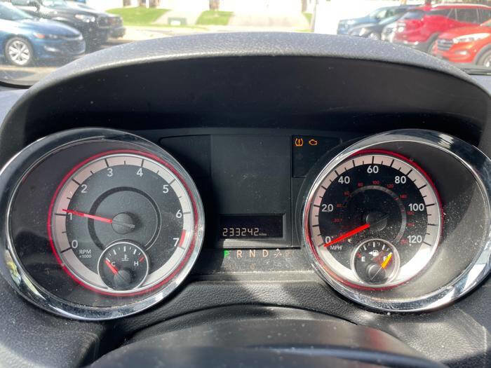 Used 2015 Dodge Grand Caravan SE FWD image 37