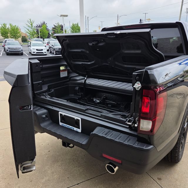 New 2026 Honda Ridgeline Black Edition image 13