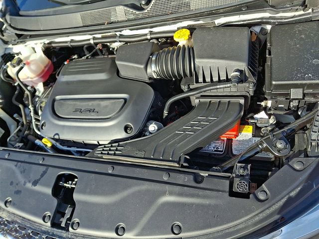 Used 2024 Chrysler Pacifica Touring-L image 27