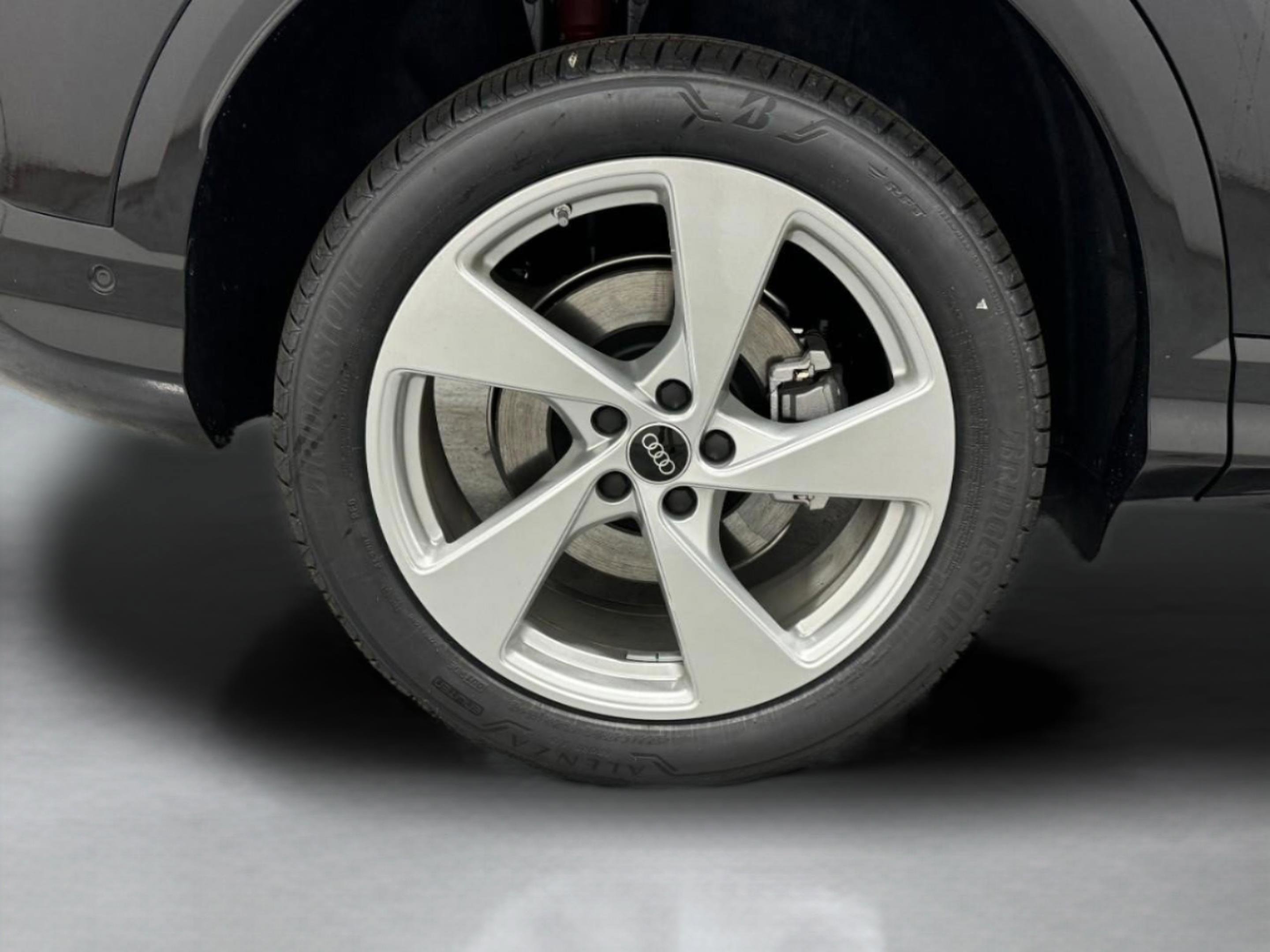 New 2025 Audi Q5 Premium Plus image 8