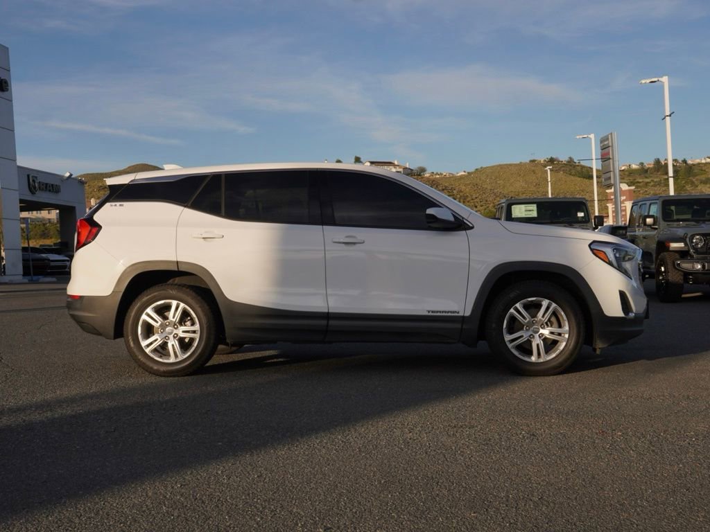 Used 2020 GMC Terrain SLE image 3