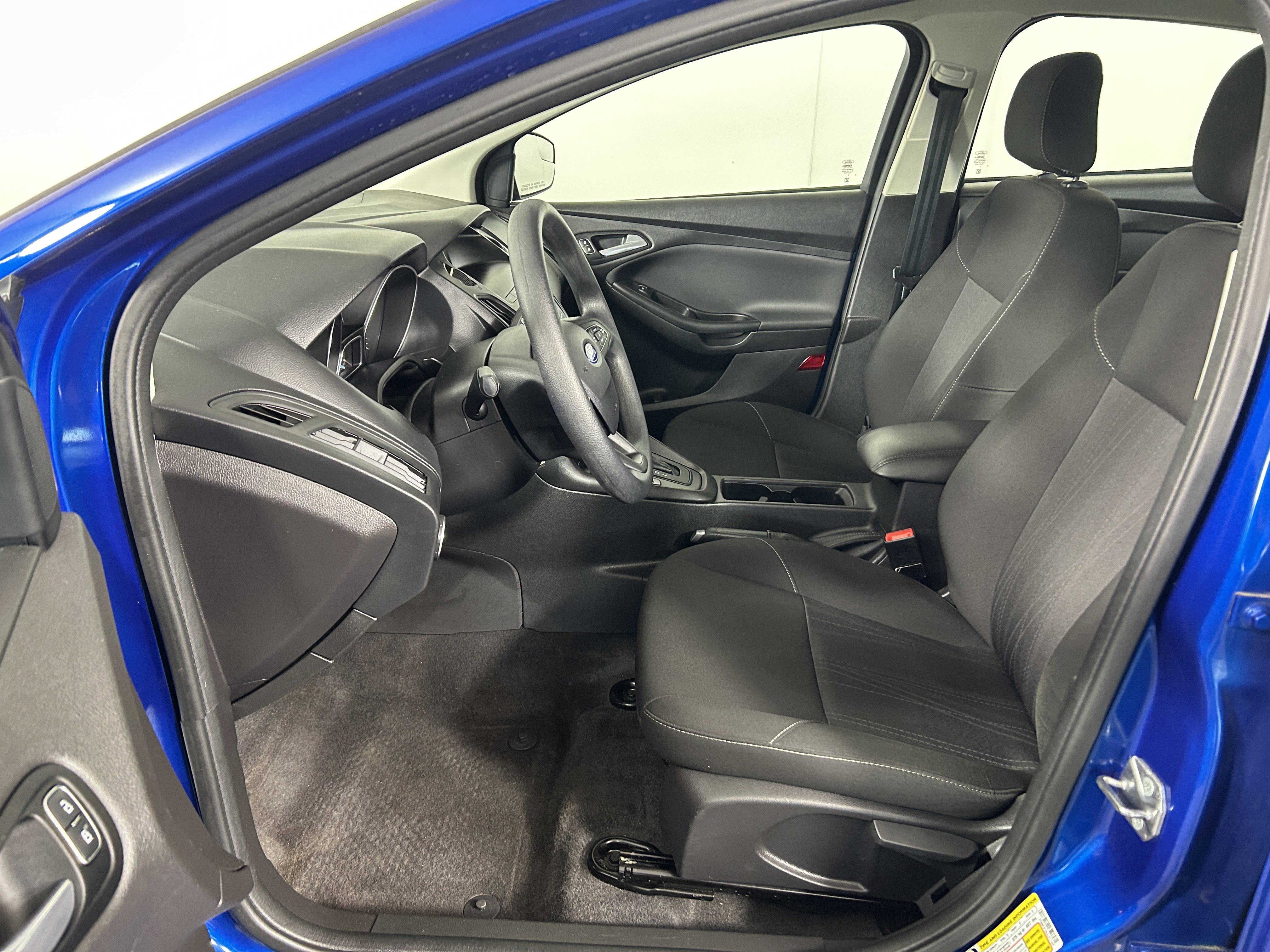 Used 2018 Ford Focus SE image 9