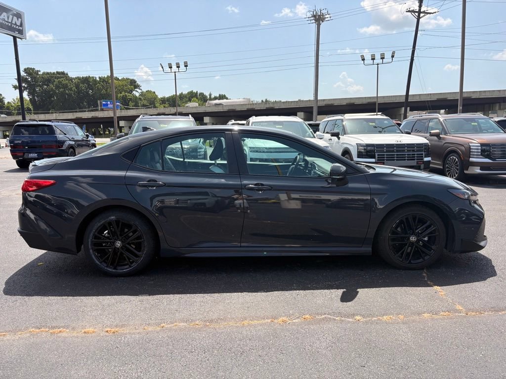 Used 2025 Toyota Camry SE FWD image 8
