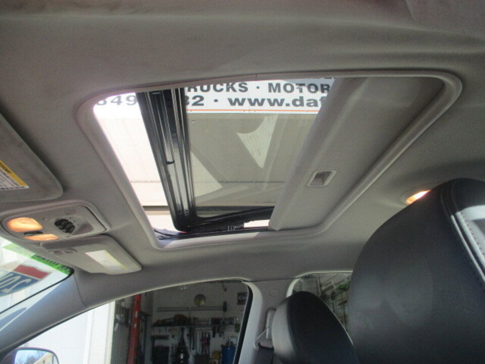 Used 2010 Chevrolet Malibu LT image 10