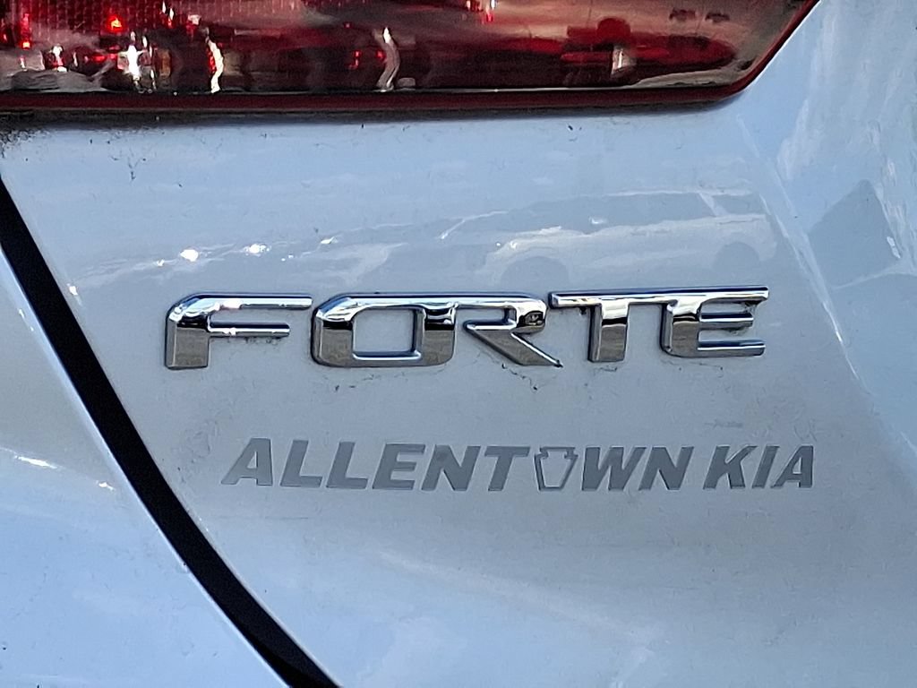 Used 2020 Kia Forte LXS FWD image 27