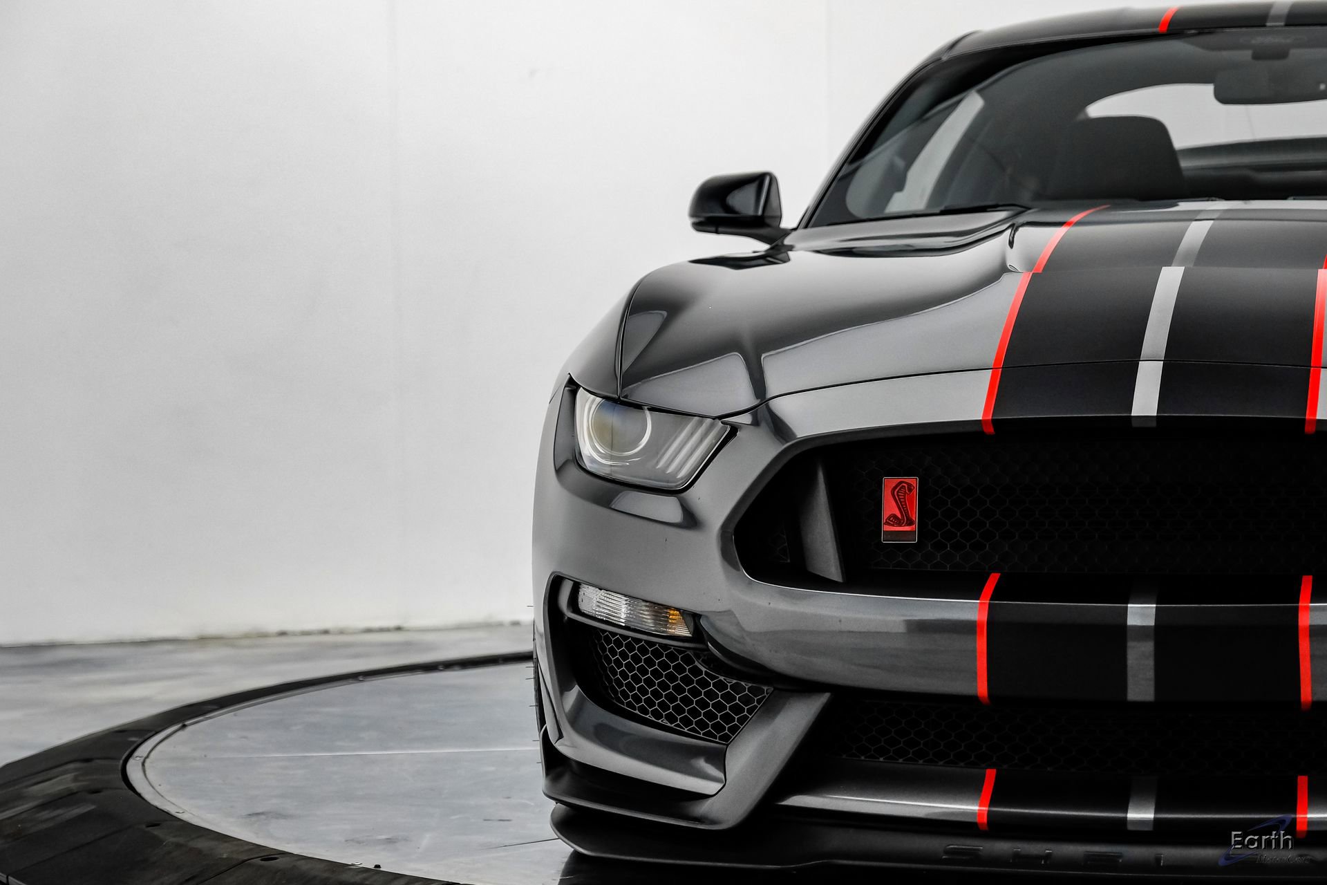 Used 2016 Ford Mustang Shelby GT350R w/ GT350R Equipment Group 920A RWD image 30