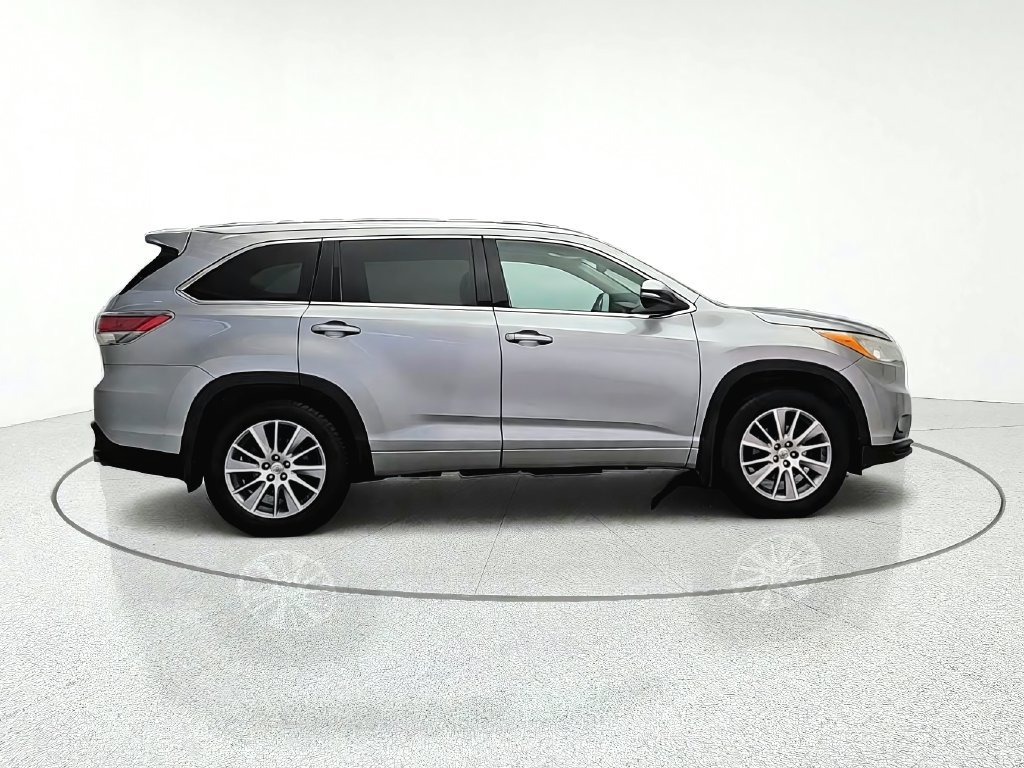 Used 2015 Toyota Highlander XLE AWD/4WD image 7