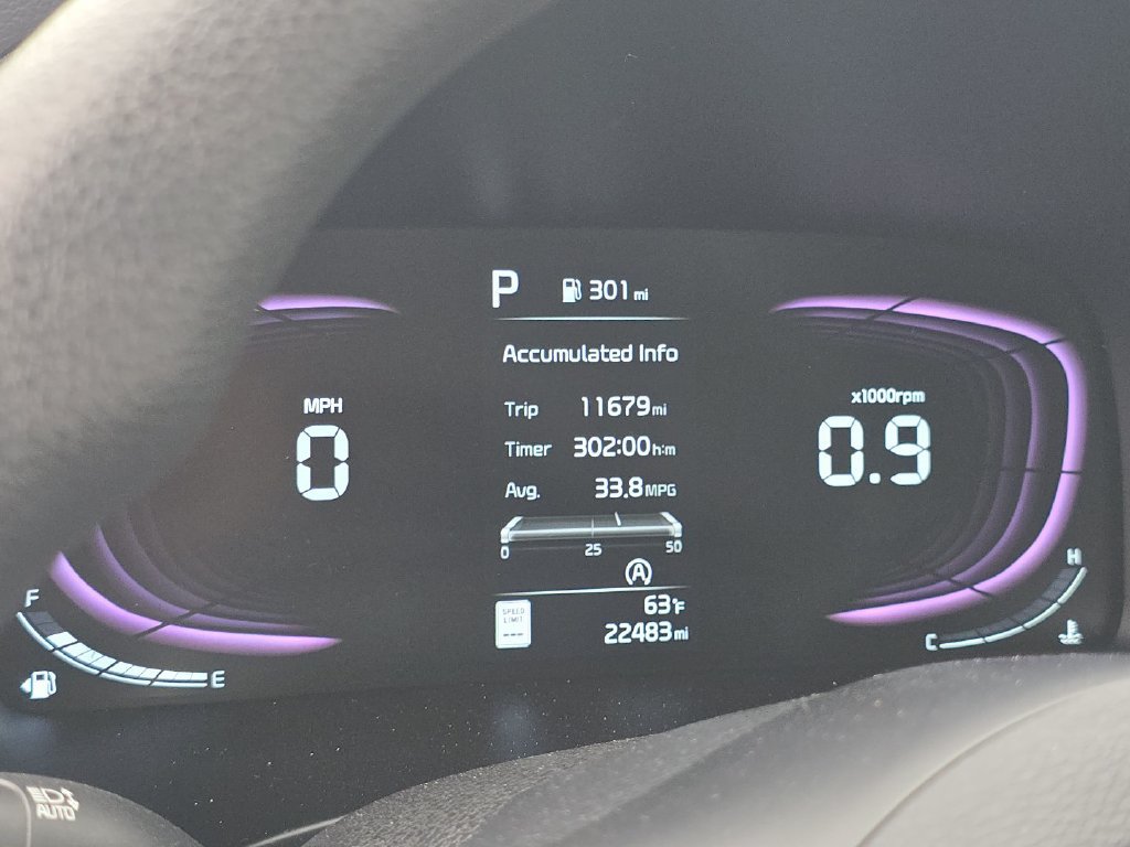 Used 2025 Kia Soul LX w/ LX Technology Package FWD image 26