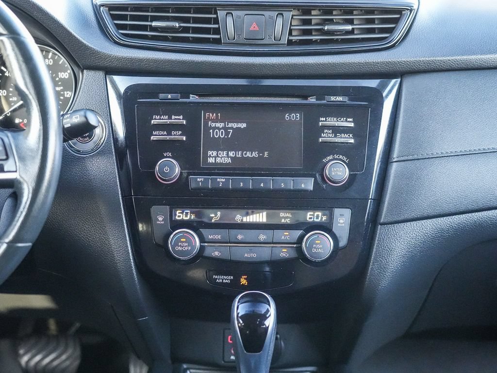 Used 2017 Nissan Rogue SV FWD image 14