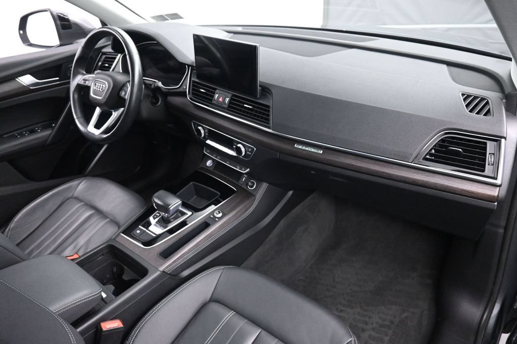 Used 2021 Audi Q5 e Premium Plus w/ Premium Plus Package AWD/4WD image 21