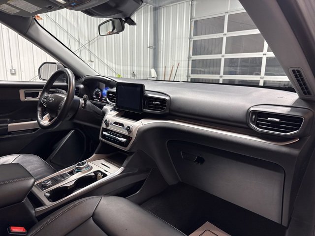 Used 2023 Ford Explorer XLT w/ Equipment Group 202A image 28