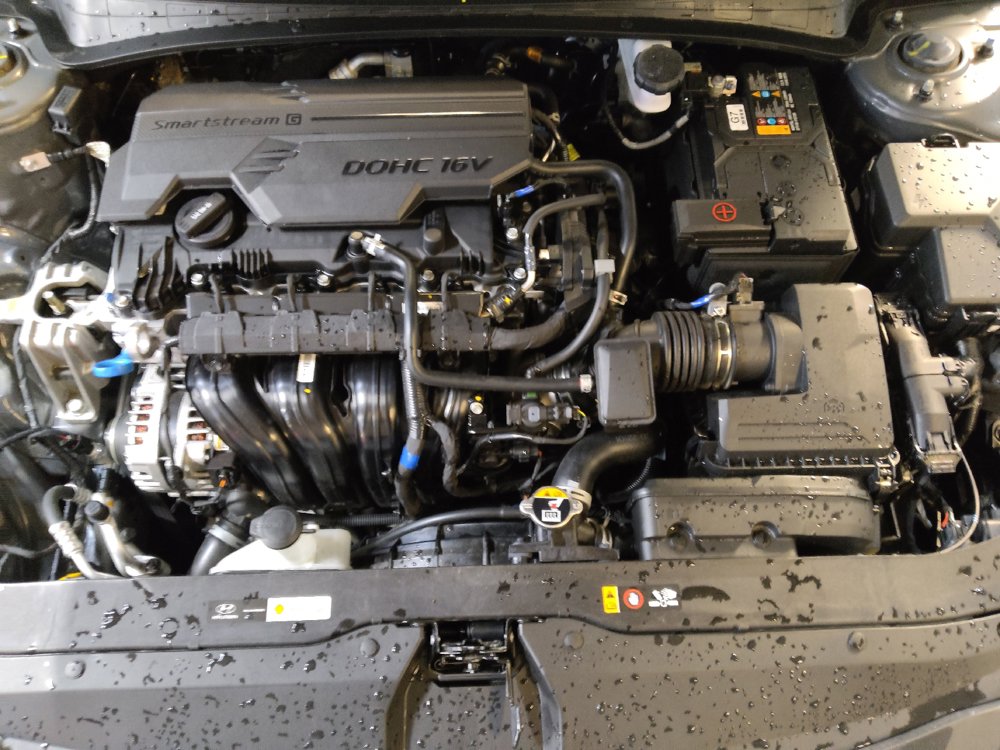 Used 2025 Hyundai Elantra SE FWD image 30