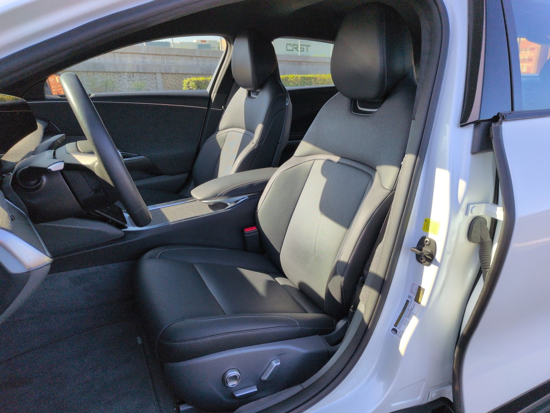 Used 2024 Lucid Air Pure RWD image 16